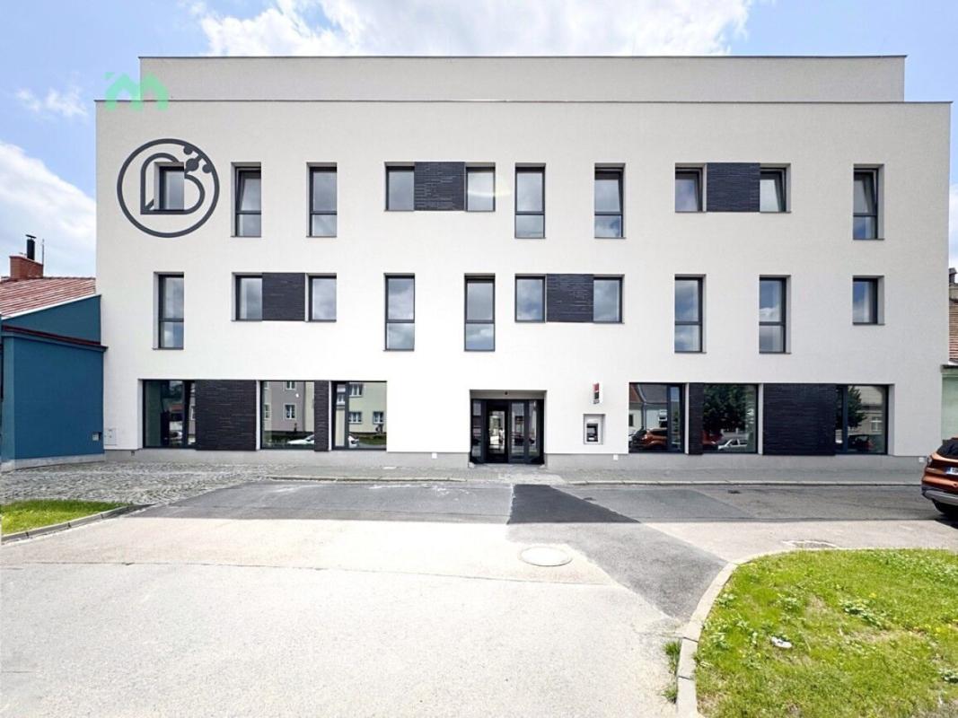 Pronájem obchodního prostoru 129 m² — fotografie 2