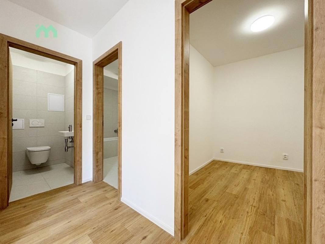 Pronájem bytu 2+kk 81 m² — fotografie 16