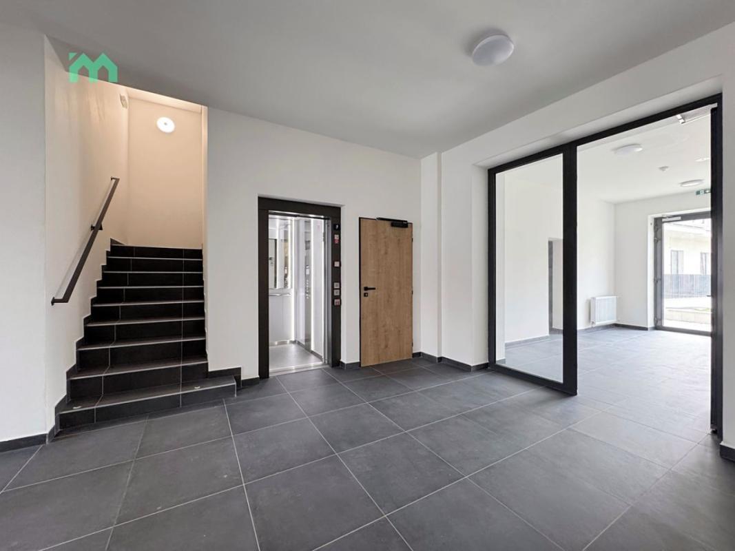 Pronájem bytu 2+kk 41 m² — fotografie 2