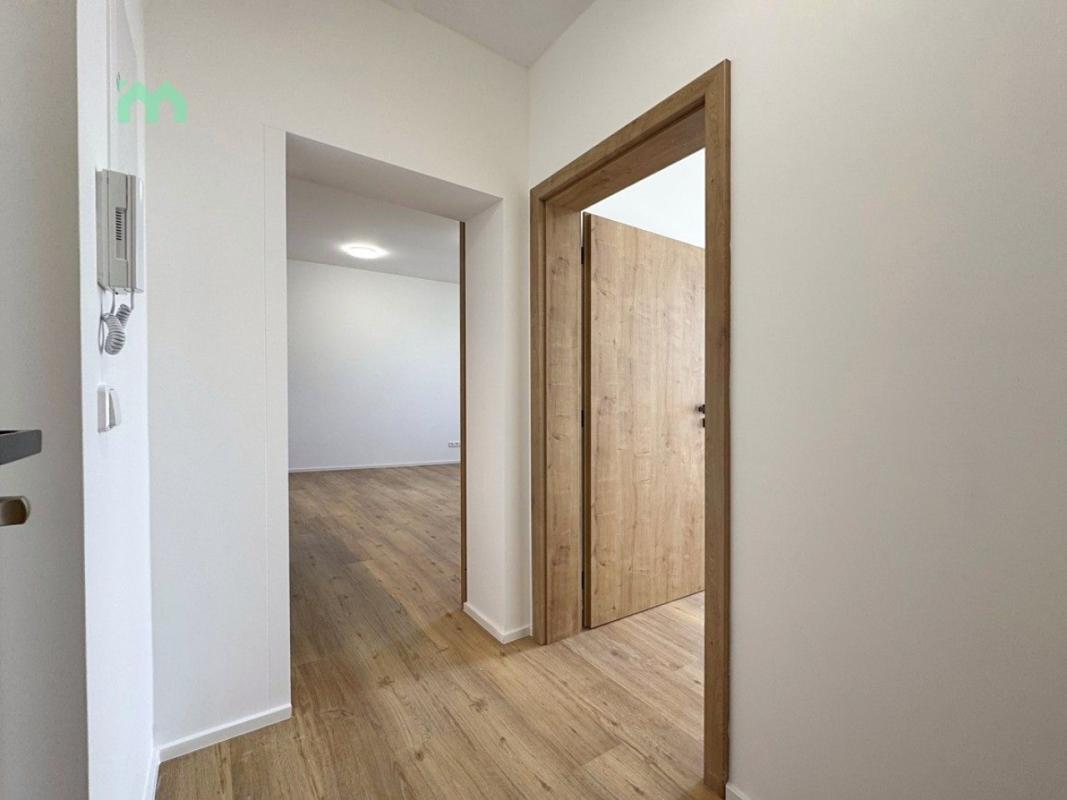 Pronájem bytu 2+kk 41 m² — fotografie 5