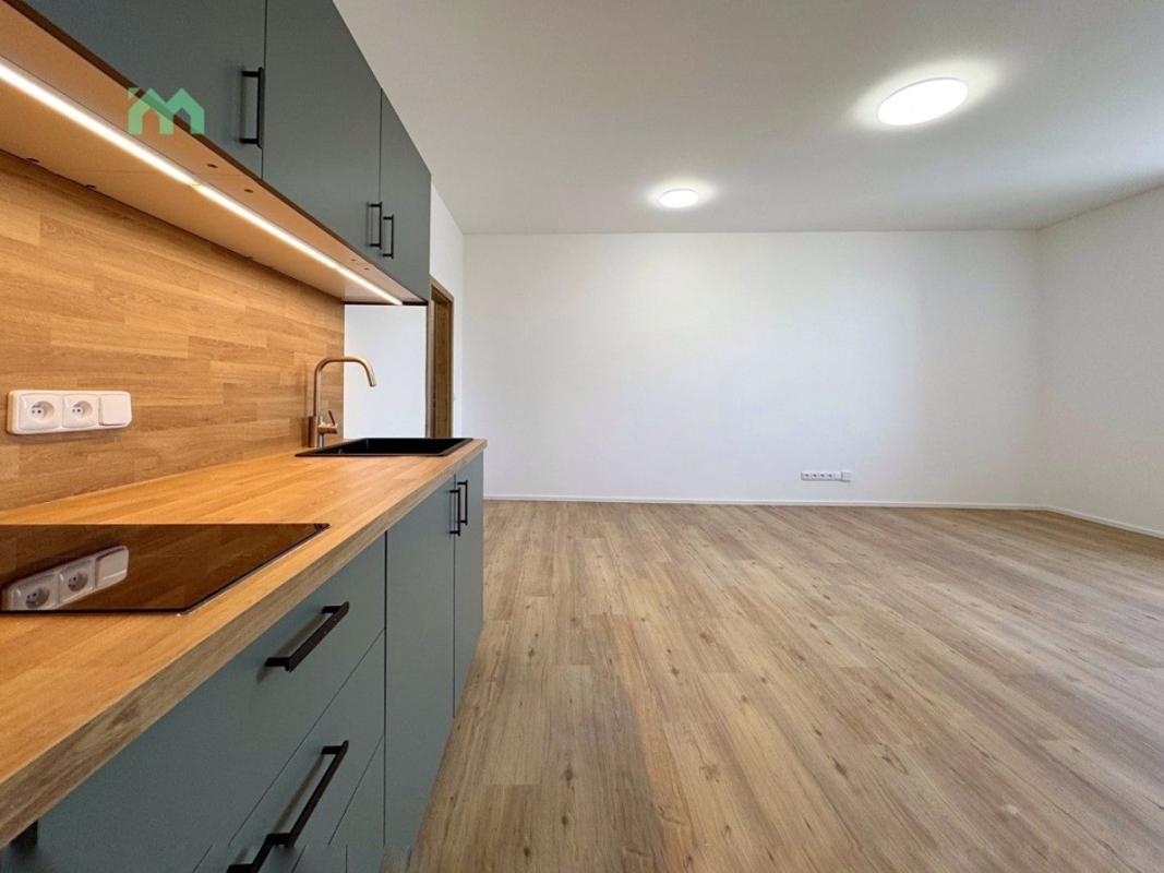 Pronájem bytu 2+kk 41 m² — fotografie 7