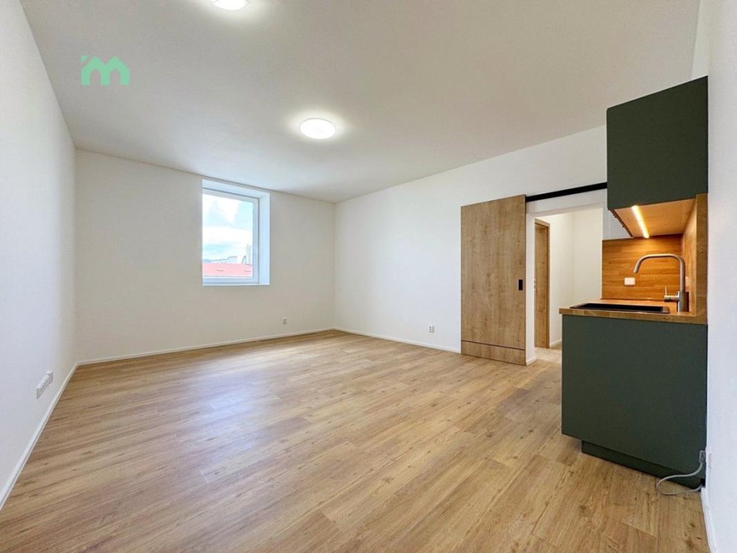 Pronájem bytu 2+kk 41 m² — fotografie 9