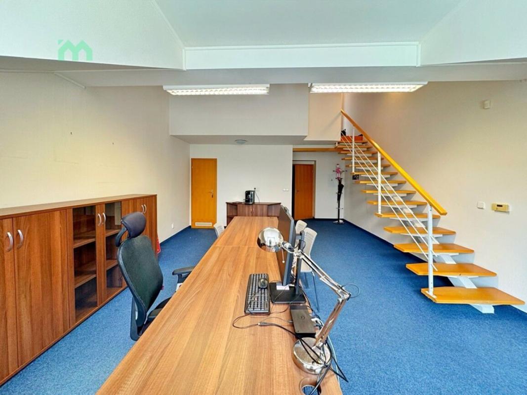 Pronájem kanceláře 100 m² — fotografie 7