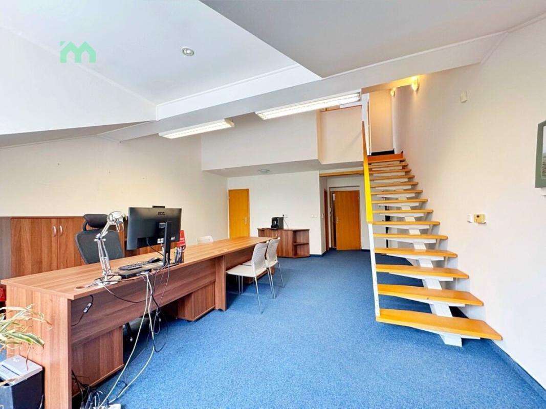 Pronájem kanceláře 100 m² — fotografie 8