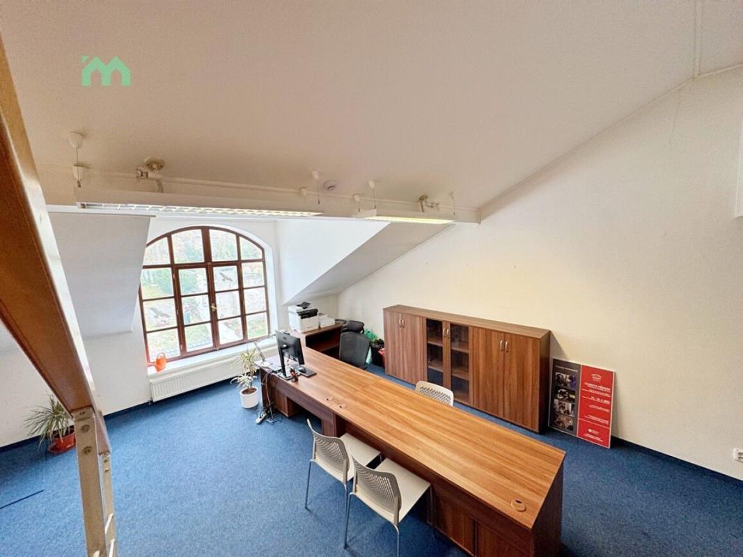 Pronájem kanceláře 100 m² — fotografie 10