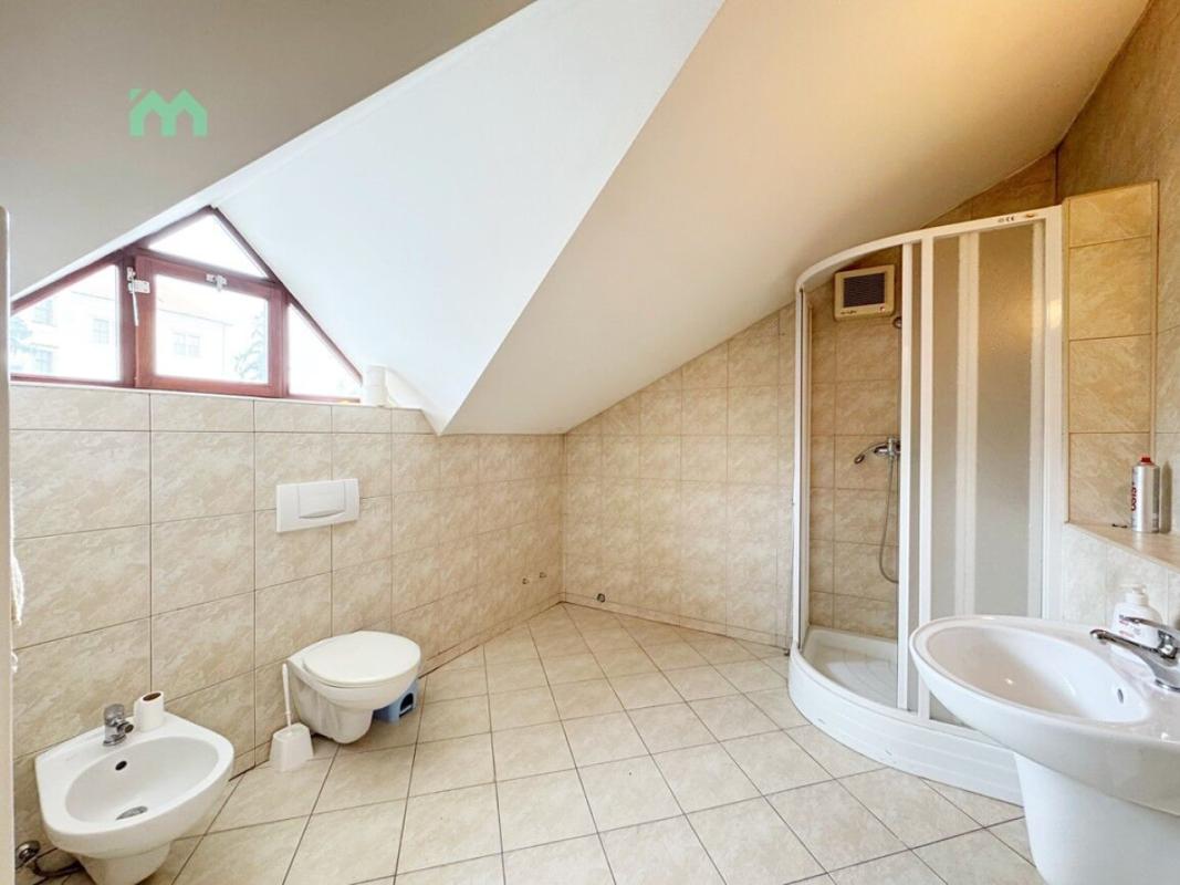 Pronájem kanceláře 100 m² — fotografie 12
