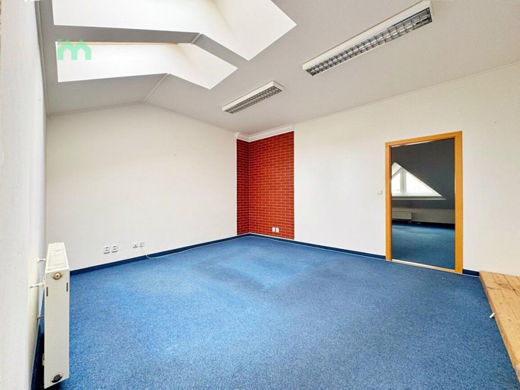 Pronájem kanceláře 100 m² — fotografie 14