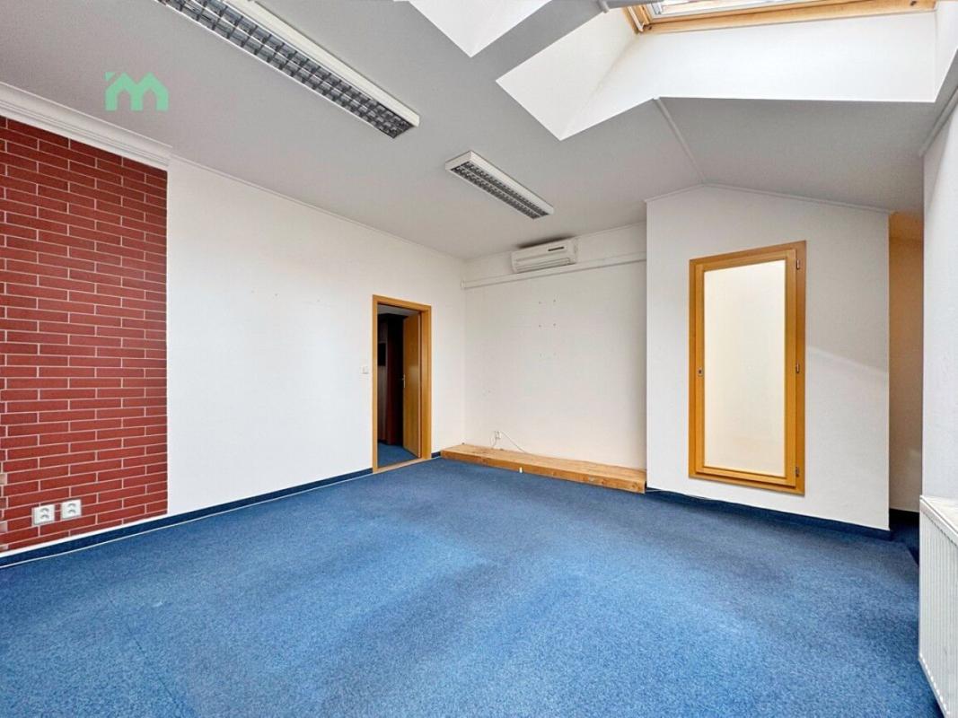 Pronájem kanceláře 100 m² — fotografie 15