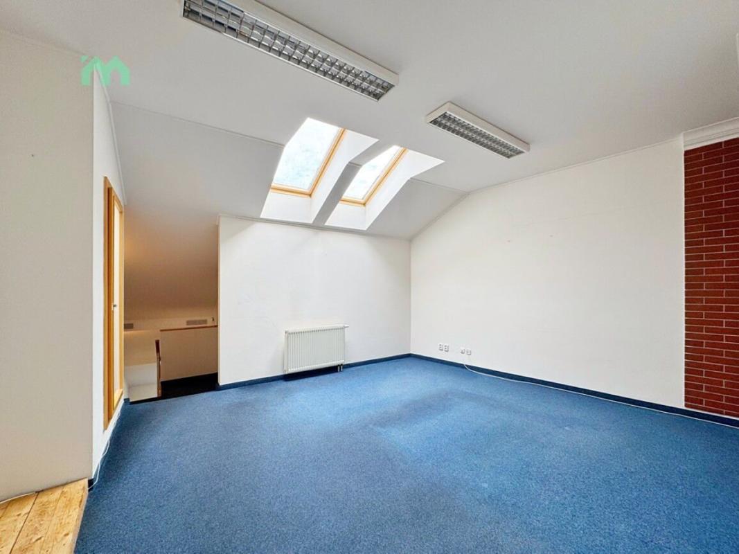Pronájem kanceláře 100 m² — fotografie 17