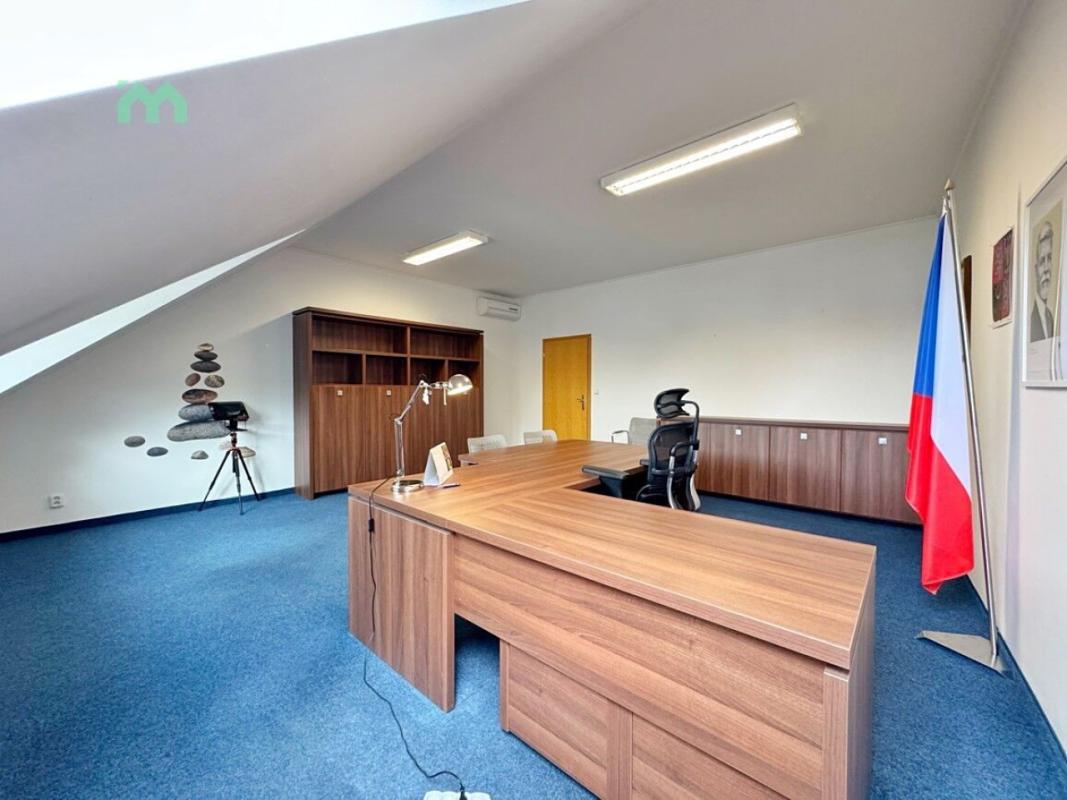 Pronájem kanceláře 100 m² — fotografie 21